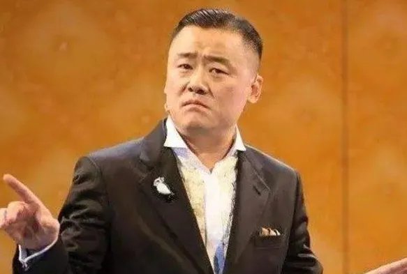 周立波豪宅内宴请滑稽戏前辈,霸气回应:一切正在开始,他还能开始吗?