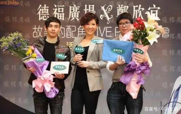 短发造型再配上什么裤子,让郑欣宜看起来只有120斤?