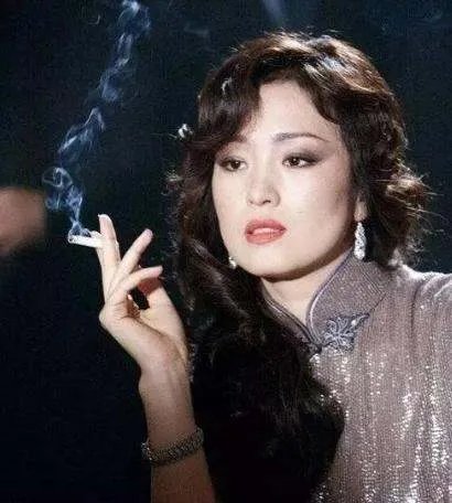 张艺谋和巩俐明明很相爱，却为什么突然分手呢？