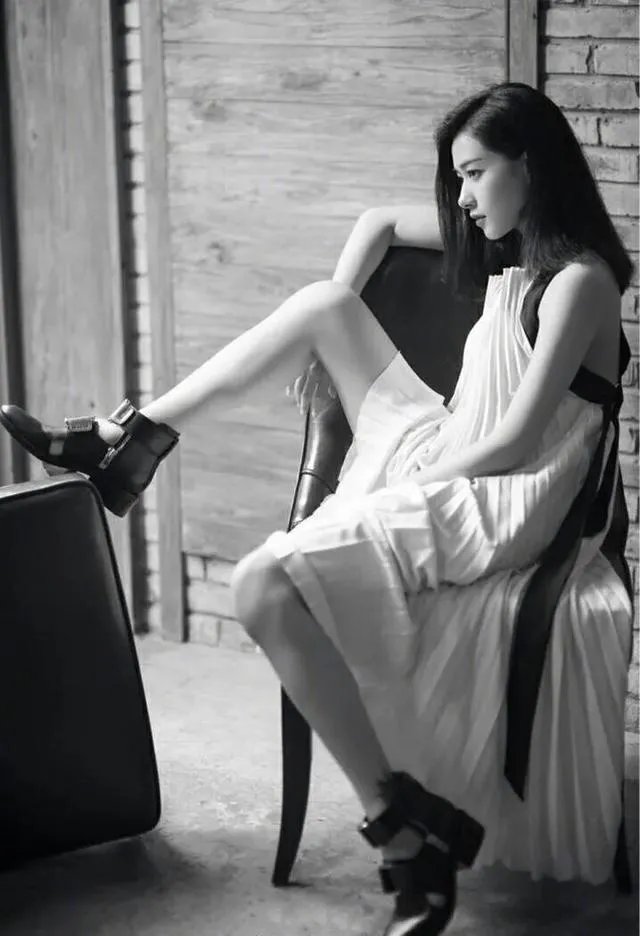 《乘风破浪的姐姐里面,为什么万茜那么受女明星的欢迎?