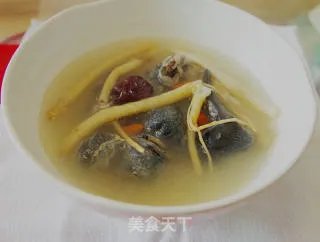 女人滋补药膳汤-当归黄芪乌鸡汤