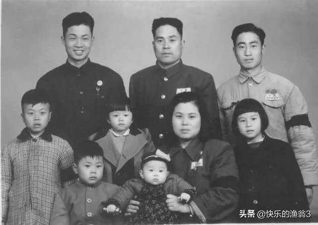 谁有自己妈妈年轻时候的照片,敢不敢晒一下?