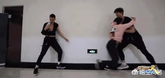 郭艾伦跑男撕名牌PK Anglebaby毫不留情,这是放飞自我的真实郭少吗?