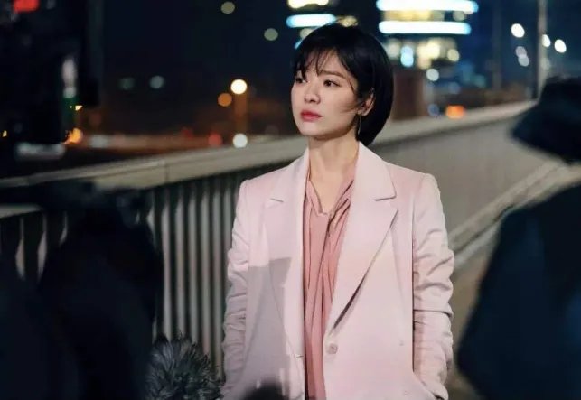 宋慧乔离婚后首现身，状态看起来不错，女人多久能走出离婚的阴影？