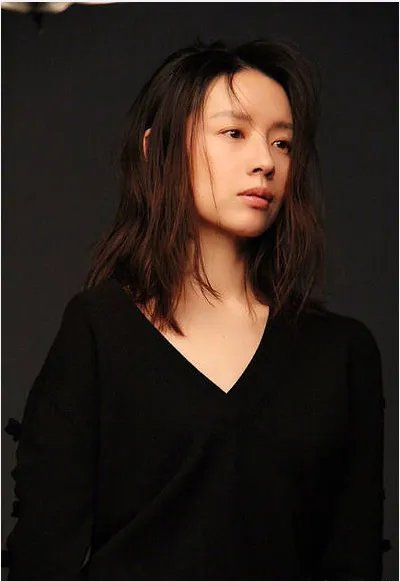 董洁为何相隔5年之久终于发微博了?