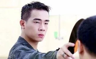 被称是极品穷人的陈小春，资产身价到底有多少？
