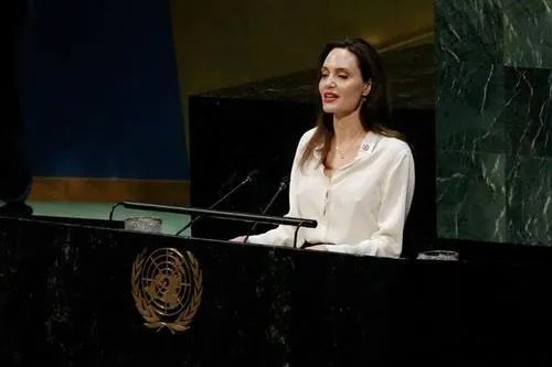 朱莉首谈与皮特离婚后心境,为何仍感到沮丧 有走投无路的感觉?