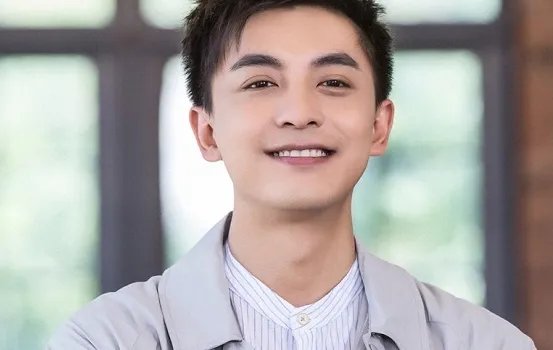李佳航参加节目后,为什么被网友批评?
