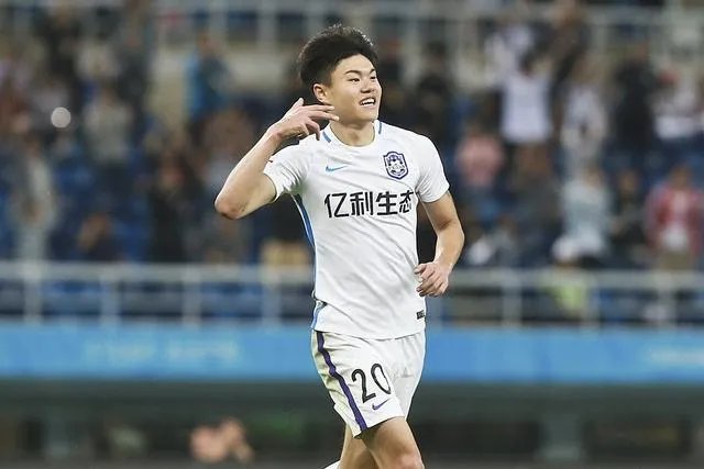 如何评价杨立瑜本赛季的表现?