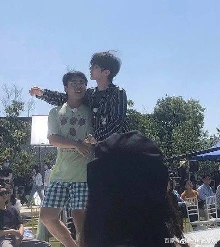 为什么郭麒麟现在登上了这么多的综艺,背后到底有谁在为其撑腰?