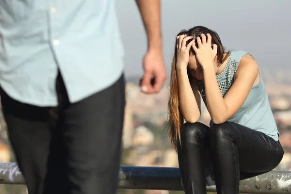 从梁静茹签字离婚看婚姻：看似很好的夫妻为什么说离就离？