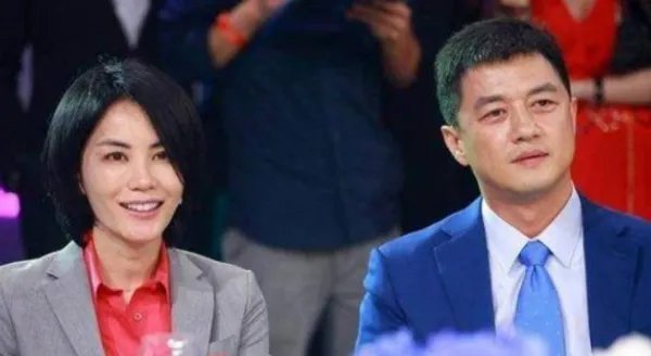 谢霆锋豪宅曝光，疑似住在李亚鹏旧宅，李嫣继承天后基因社交一流，怎么看？