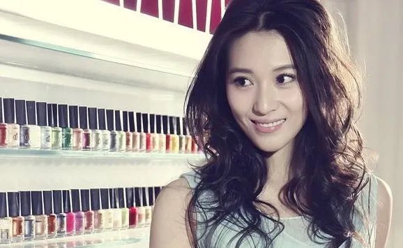 曾在出演《家有儿女》的宁丹琳现在过得怎么样?
