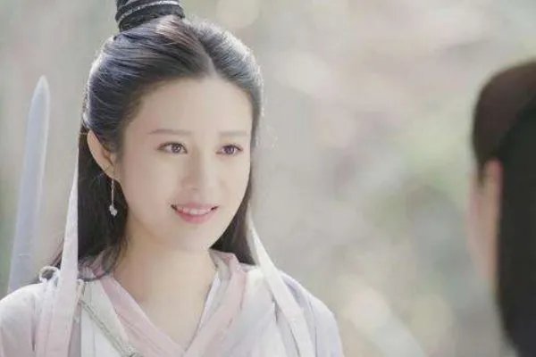 邬靖靖出道就被姑父捧红,如今的她怎样了?