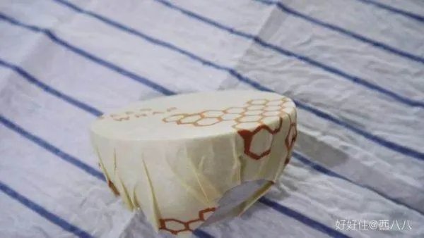 请你说说在我们身边有哪些不良习惯对我们周围的环境造成了严重污染,并对环保工作提出自己的建议。200字左右的倡仪书