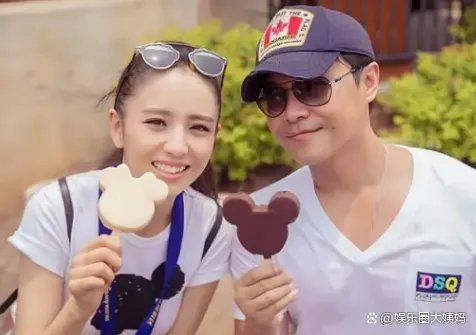 陈思诚零点为前妻佟丽娅庆生，两人屡次被传复合，究竟在搞什么呢？