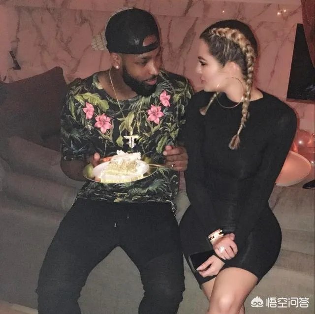 TT汤普森和卡戴珊是如何认识的?