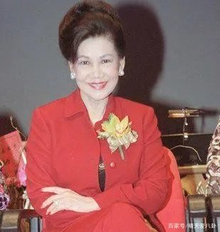 3个儿子是继承人,霍英东的三个妻子,原配吕燕妮的地位凭啥不变?