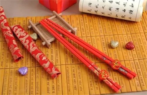 婚宴礼品回什么好 盘点那些实惠体面的结婚回礼