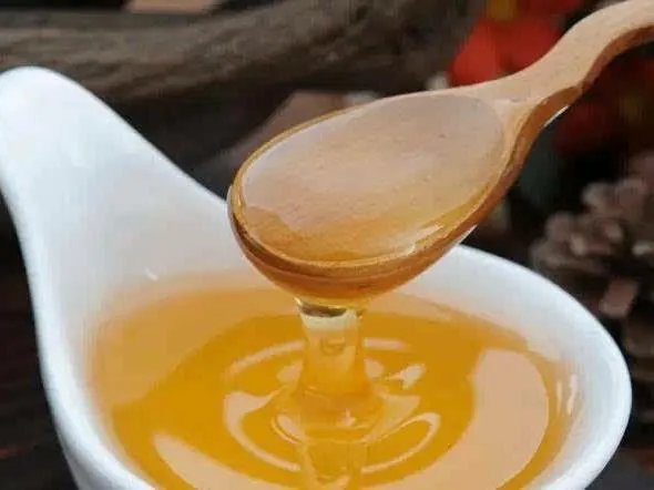 怎样辩认真假蜂蜜有知道吧?谢谢了?
