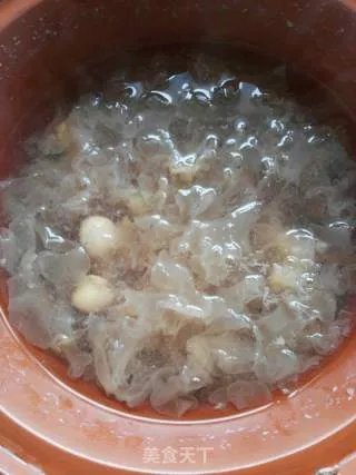 莲子银耳汤
