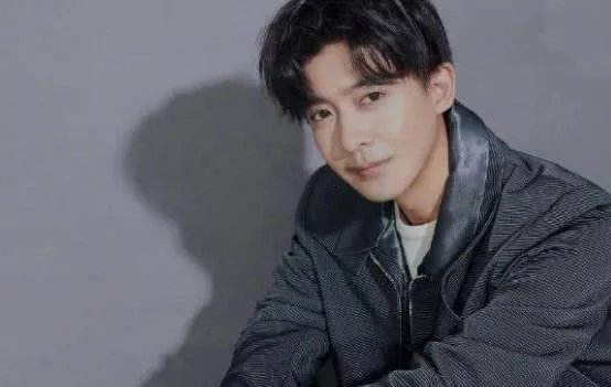 李佳航参加节目后,为什么被网友批评?