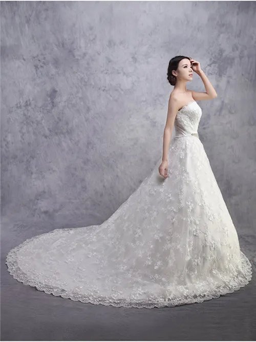 西安婚纱礼服租赁一般多少钱 租赁婚纱礼服要注意什么