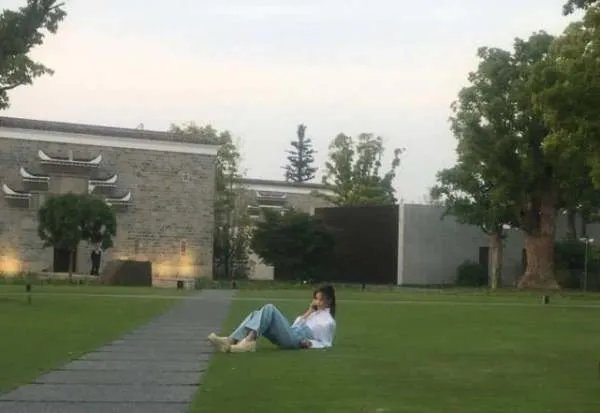 王艺如何回应出轨问题的?