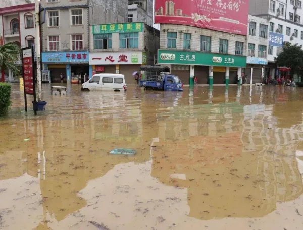 北京暴雨多车被淹,公交车进水,这场暴雨的降雨强度如何?