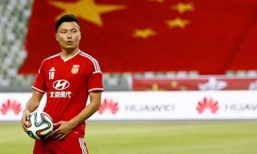 为什么有球迷说郜林是世界足坛的第一“假摔跳水王”?