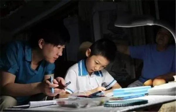 代表建议取消1至3年级家庭作业,为何要提出这样的建议?