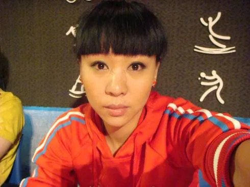 女子花2万元割双眼皮失败,老公看后要闹离婚,双眼皮手术失败还能修复吗?