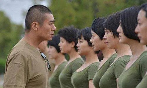 《特种兵火凤凰》哪个人物让你记忆犹新？为什么？