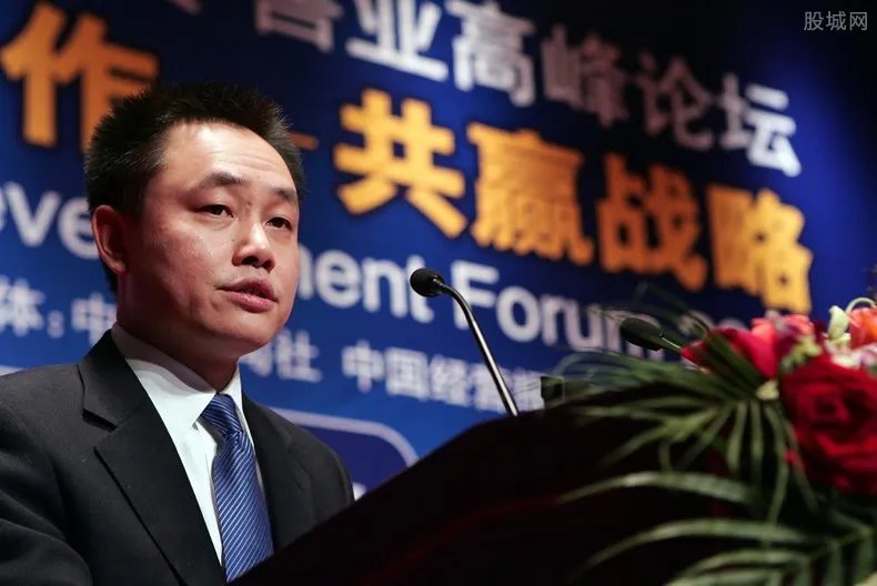 黄光裕老婆是谁 黄光裕老婆杜鹃是真的吗？