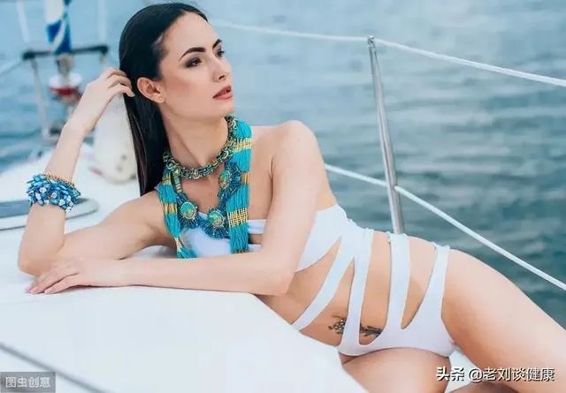 谁手机里有美女美景图片,能不能分享让大家看看?