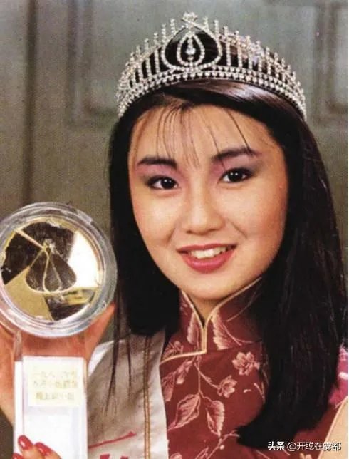 谁手机里有美女美景图片,能不能分享让大家看看?
