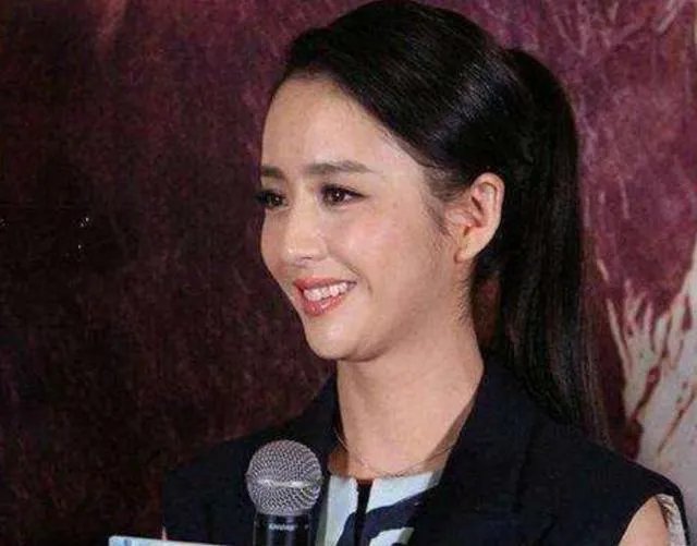 为什么说即使掉双下巴,佟丽娅也比李湘大S霍思燕漂亮?