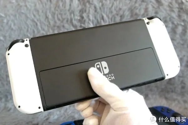 瞎摸瞎玩 篇二十八:来了来了,OLED来了——任天堂Switch OLED版本开箱与简单对比