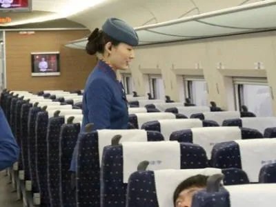 男子高铁霸座被行拘5日,高铁霸座会受到哪些处罚?