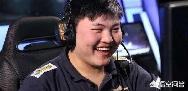 RNG仅有三人录制天天向上,蔡徐坤粉丝发放RNG宣传资料,你怎么看?