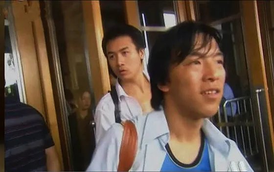 黄渤当年给杨钰莹伴舞时,会想到自己成为喜剧之王吗?