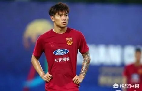 中国杯比赛,中国队对威尔士队时为什么那么不经打?贝尔为什么那么厉害?