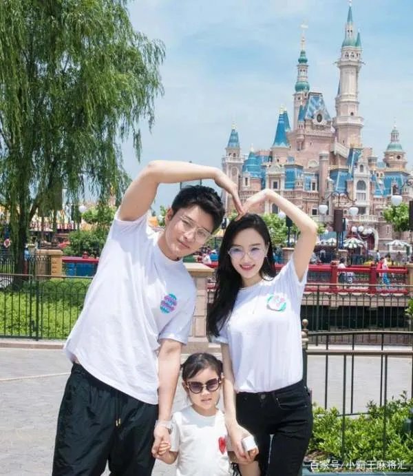 李小璐贾乃亮为何离婚?背后有什么不为人知的秘密?