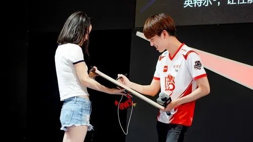真是热火朝天 联想拯救者引爆2017ChinaJoy