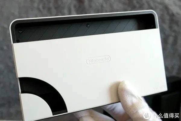 瞎摸瞎玩 篇二十八:来了来了,OLED来了——任天堂Switch OLED版本开箱与简单对比
