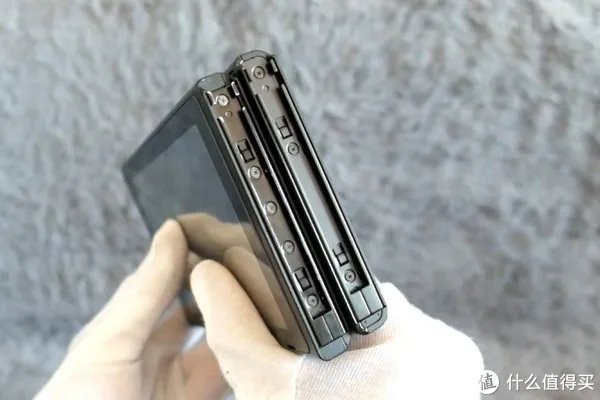 瞎摸瞎玩 篇二十八:来了来了,OLED来了——任天堂Switch OLED版本开箱与简单对比