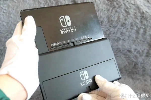 瞎摸瞎玩 篇二十八:来了来了,OLED来了——任天堂Switch OLED版本开箱与简单对比
