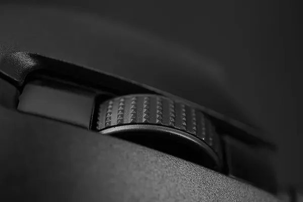 Razer Viper毒蝰游戏鼠标拆解评测