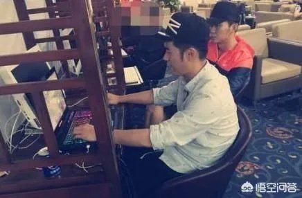 丁俊晖网吧玩游戏上热搜,娱乐圈有哪些喜欢“泡网吧”的艺人?