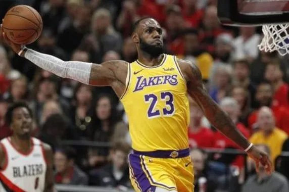 黑人布雷克做了什么？为何会引发NBA多支球队罢赛？